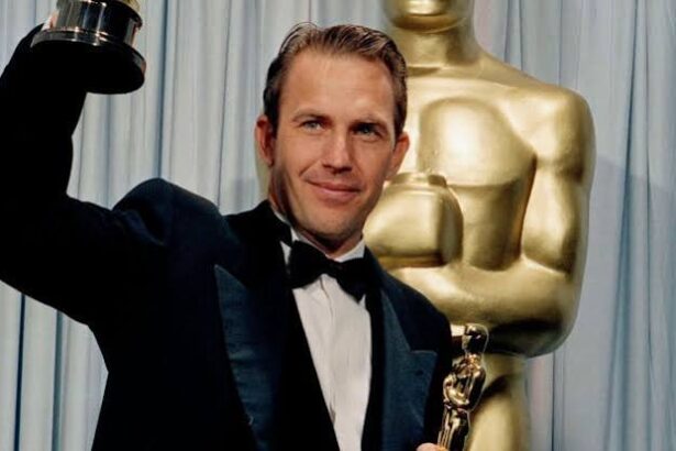 Kevin Costner jung