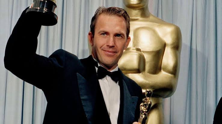 Kevin Costner jung